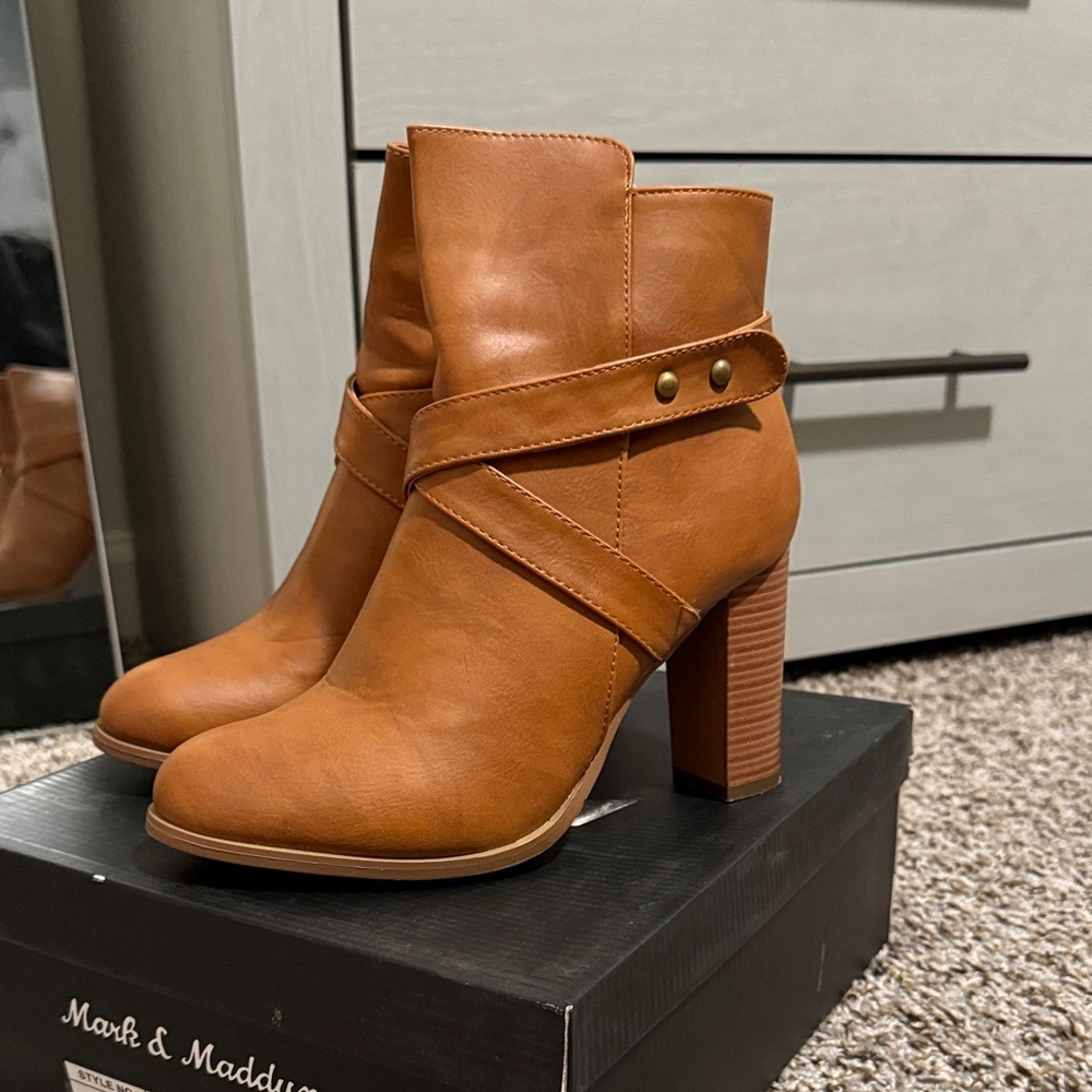 Charlotte Russe Brown Ankle Booties - Picture 3 of 7